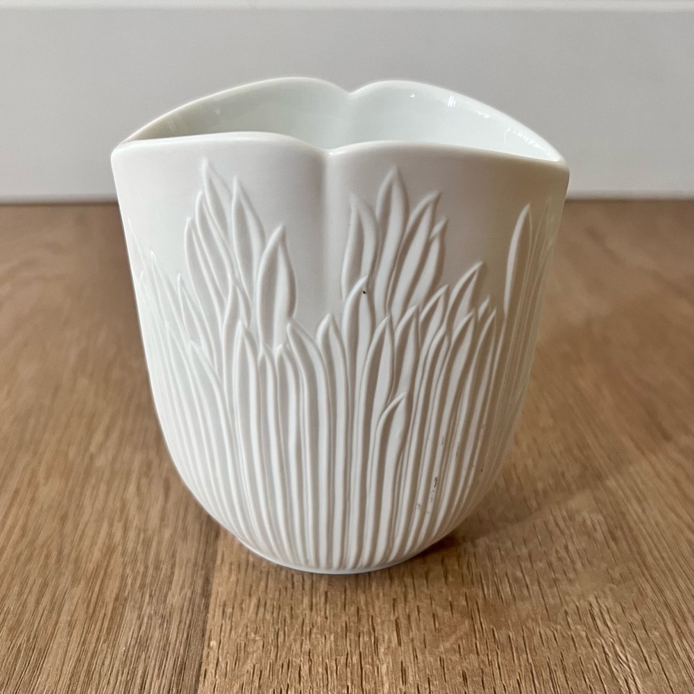 Vintage 1970-90 Kaiser Germany White Bisque Porcelain Vase Signed By Martin Frey